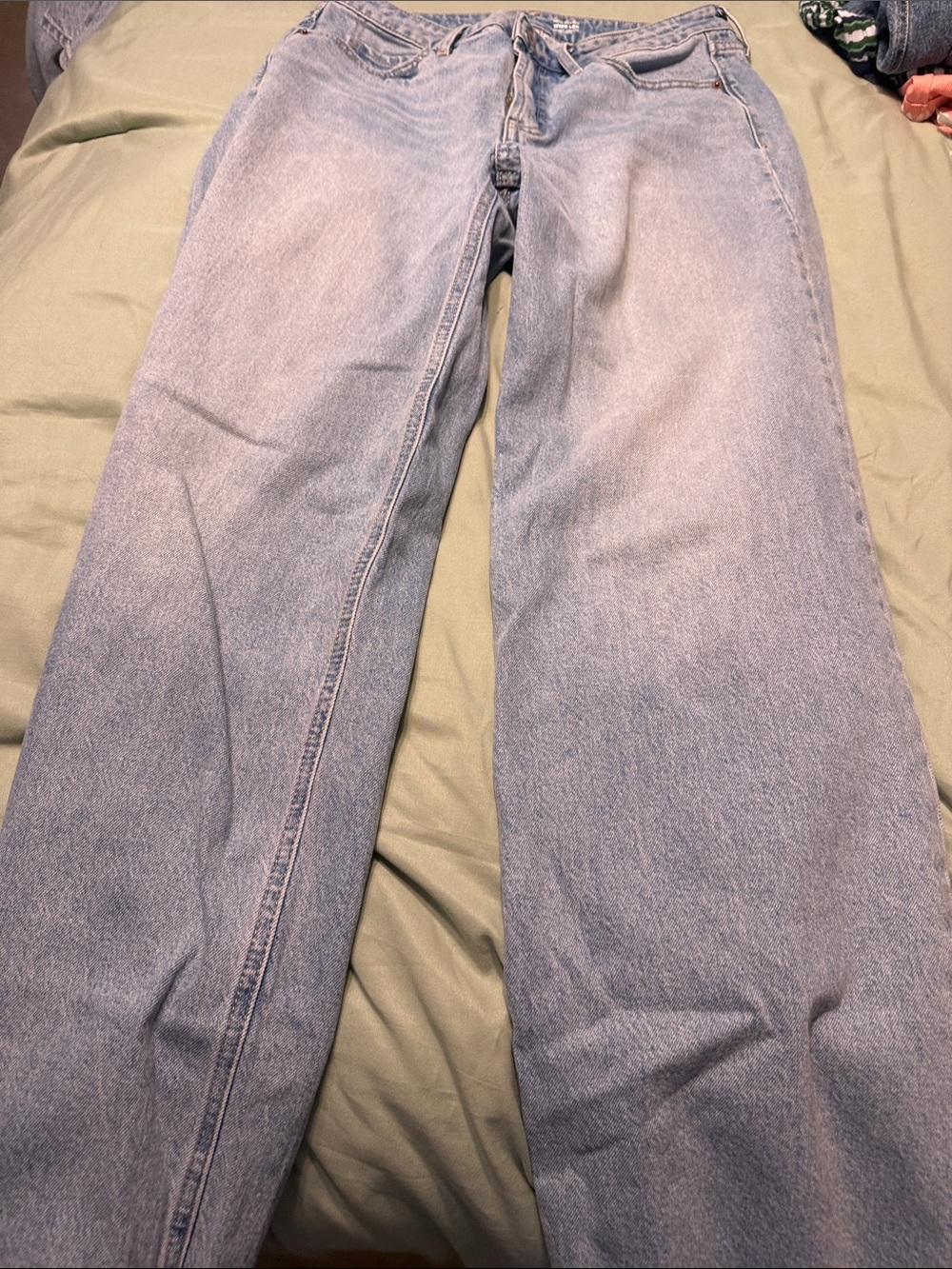 Old Navy Light Blue Straight-Leg Jeans with Frayed Hem - Picture 6 of 6